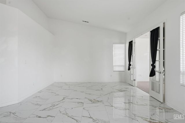 12504 Knights Bridge Place, Bakersfield, CA 93312