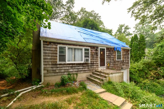 34 Deepwood Lane, Norwalk, CT 06854