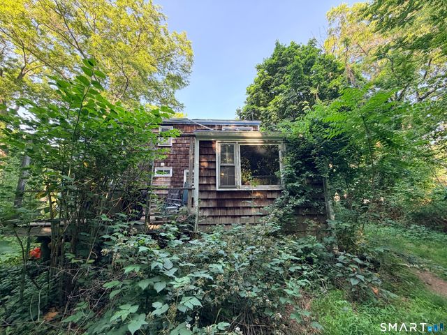 34 Deepwood Lane, Norwalk, CT 06854