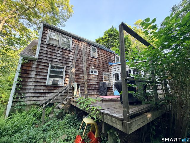 34 Deepwood Lane, Norwalk, CT 06854