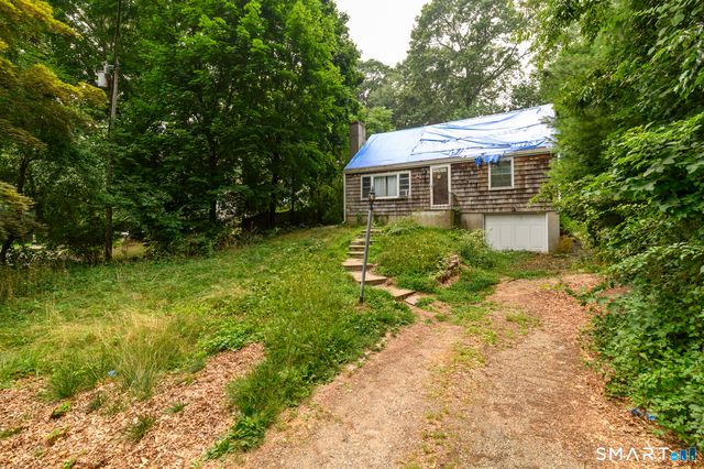 34 Deepwood Lane, Norwalk, CT 06854