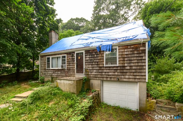 34 Deepwood Lane, Norwalk, CT 06854