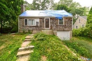 34 Deepwood Lane, Norwalk, CT 06854