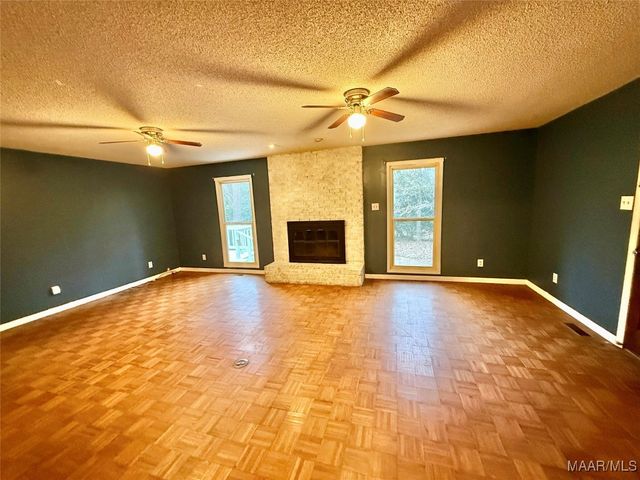 358 County Road 564 ., Valley Grande, AL 36701