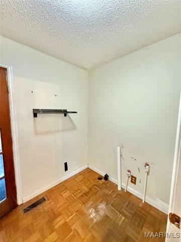 358 County Road 564 ., Valley Grande, AL 36701