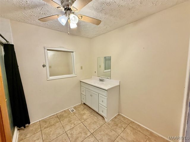 358 County Road 564 ., Valley Grande, AL 36701