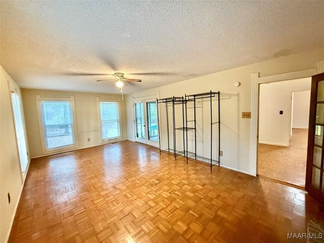 358 County Road 564 ., Valley Grande, AL 36701