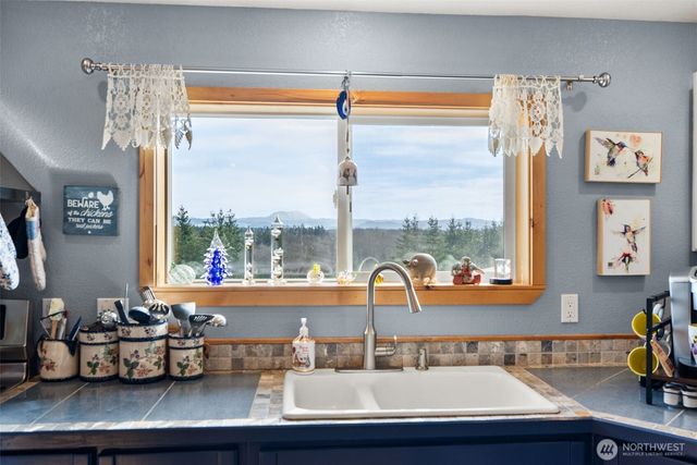 222 Volcano Lane, Chehalis, WA 98532