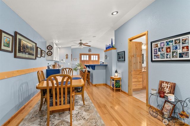 222 Volcano Lane, Chehalis, WA 98532