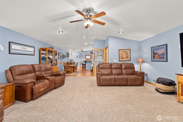 222 Volcano Lane, Chehalis, WA 98532