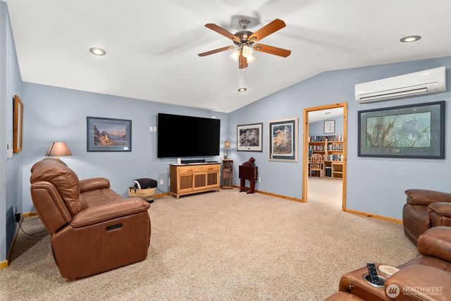 222 Volcano Lane, Chehalis, WA 98532