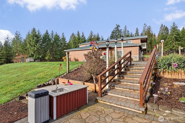 222 Volcano Lane, Chehalis, WA 98532