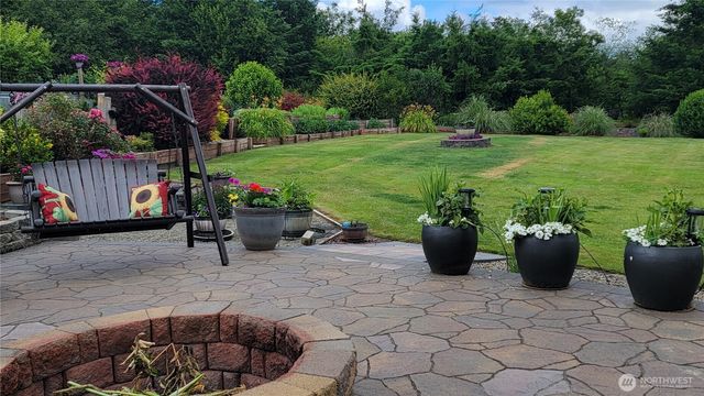 222 Volcano Lane, Chehalis, WA 98532