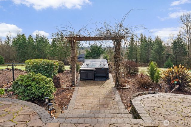 222 Volcano Lane, Chehalis, WA 98532