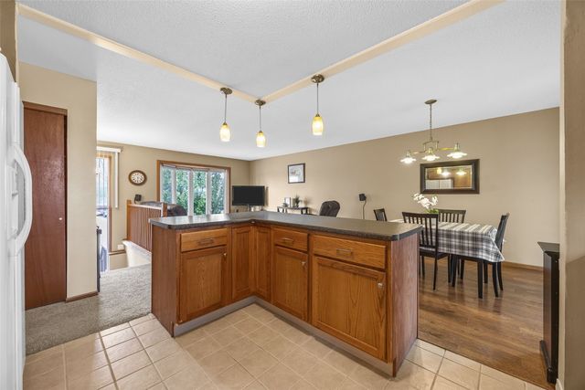 4711 Twin Pine Drive NE, Cedar Rapids, IA 52402