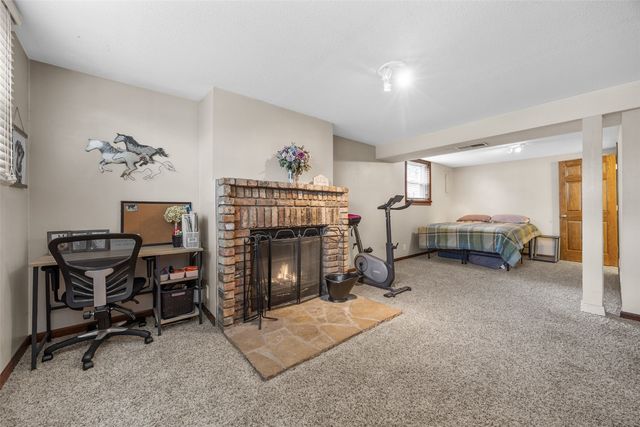 4711 Twin Pine Drive NE, Cedar Rapids, IA 52402