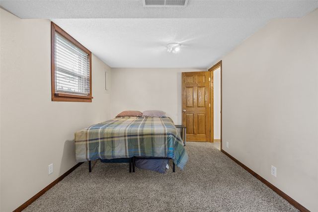 4711 Twin Pine Drive NE, Cedar Rapids, IA 52402