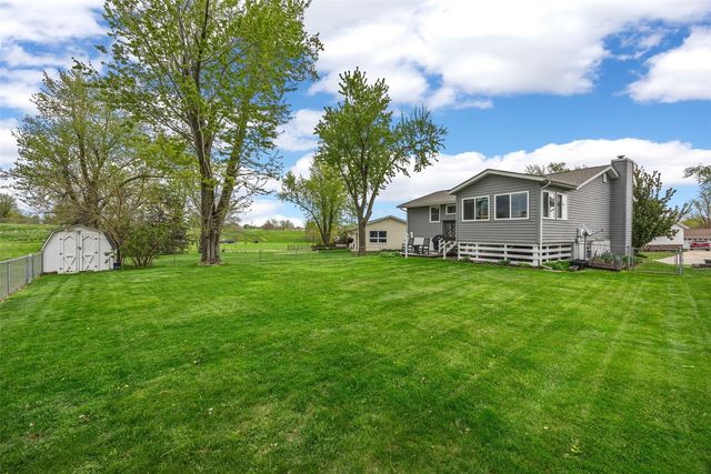 4711 Twin Pine Drive NE, Cedar Rapids, IA 52402