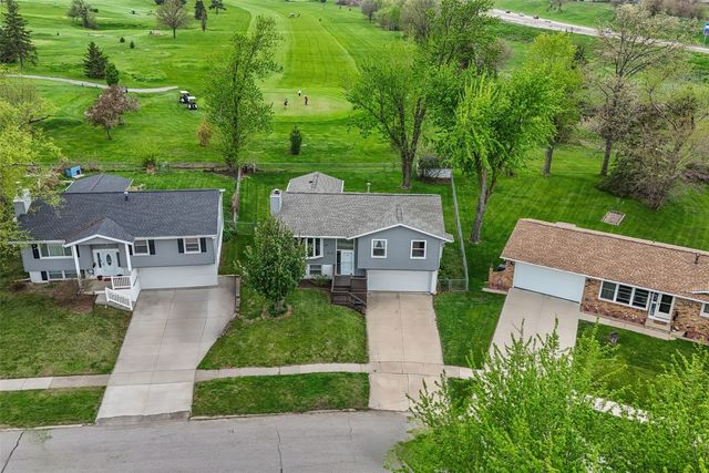 4711 Twin Pine Drive NE, Cedar Rapids, IA 52402