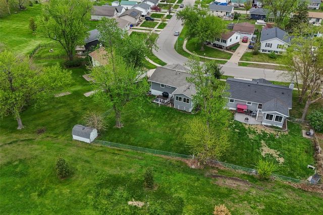 4711 Twin Pine Drive NE, Cedar Rapids, IA 52402