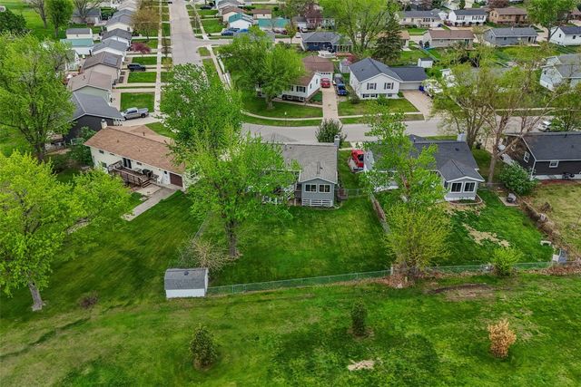 4711 Twin Pine Drive NE, Cedar Rapids, IA 52402