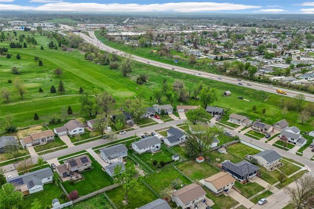 4711 Twin Pine Drive NE, Cedar Rapids, IA 52402