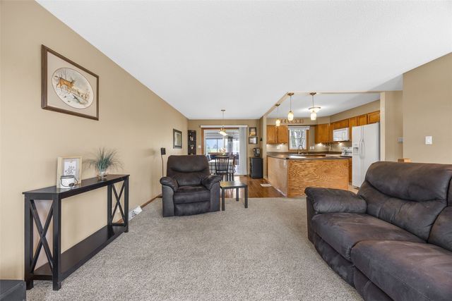 4711 Twin Pine Drive NE, Cedar Rapids, IA 52402