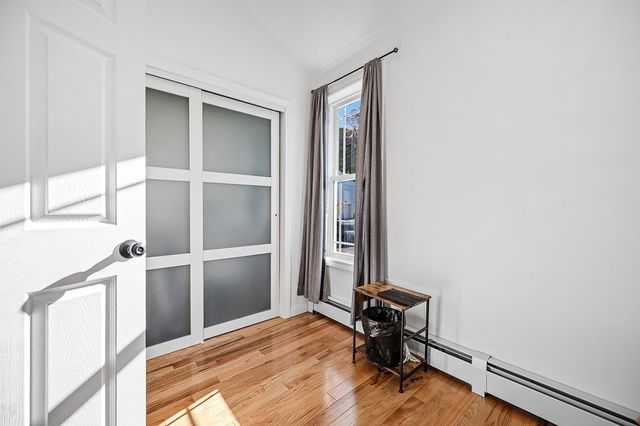 2 Rolfe Ave, Worcester, MA 01604