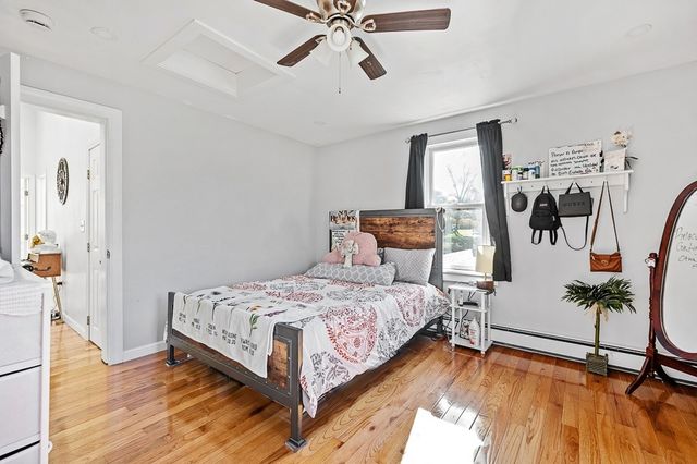 2 Rolfe Ave, Worcester, MA 01604