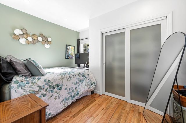 2 Rolfe Ave, Worcester, MA 01604