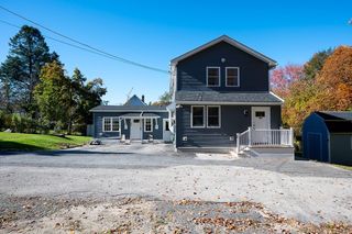 2 Rolfe Ave, Worcester, MA 01604
