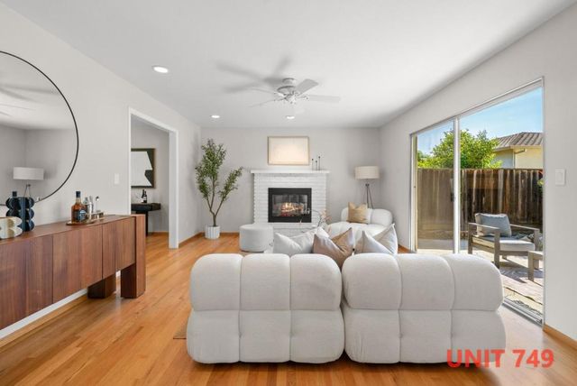 747749 Rainbow Drive, Mountain View, CA 94041