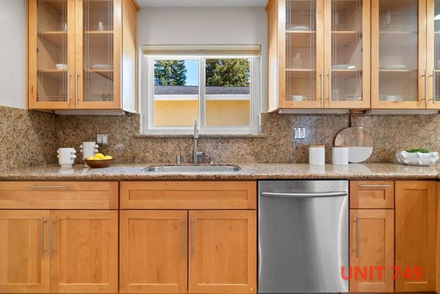 747749 Rainbow Drive, Mountain View, CA 94041