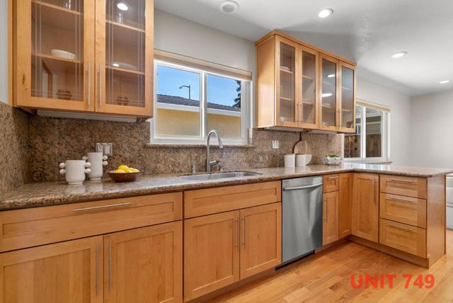 747749 Rainbow Drive, Mountain View, CA 94041