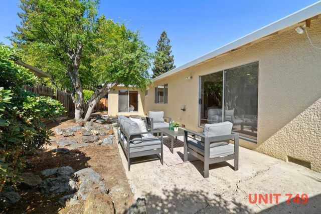 747749 Rainbow Drive, Mountain View, CA 94041