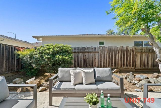 747749 Rainbow Drive, Mountain View, CA 94041