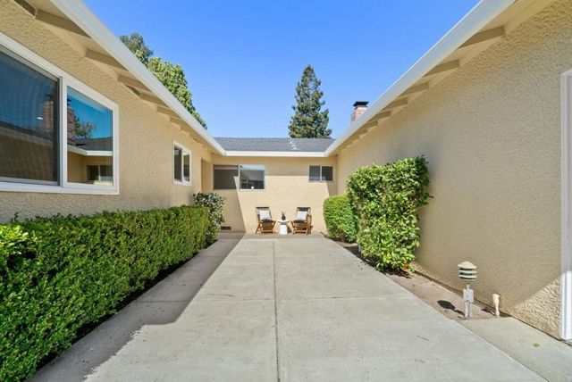 747749 Rainbow Drive, Mountain View, CA 94041