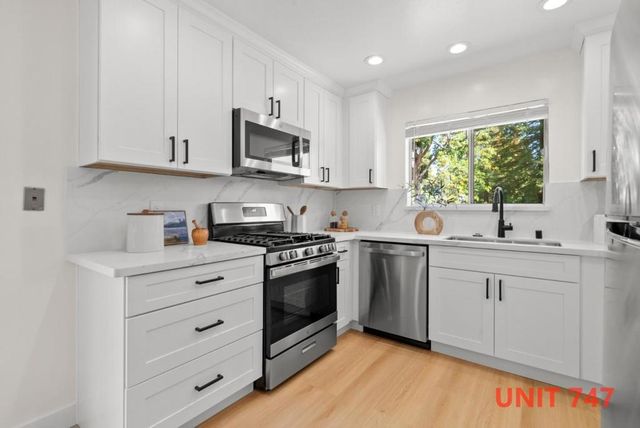 747749 Rainbow Drive, Mountain View, CA 94041