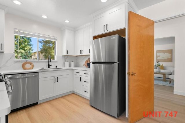 747749 Rainbow Drive, Mountain View, CA 94041