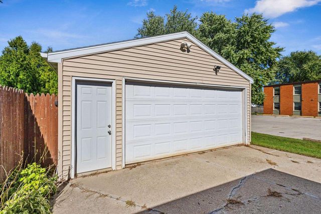 1242 LORE LANE, Green Bay, WI 54303