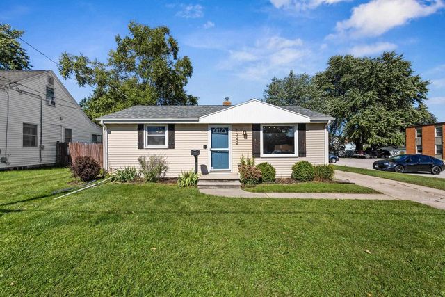 1242 LORE LANE, Green Bay, WI 54303