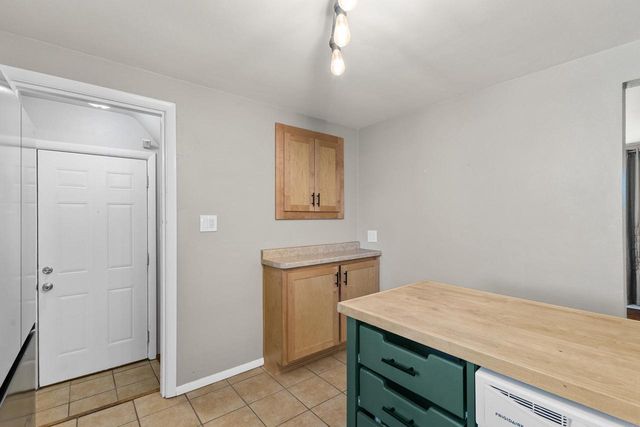 1242 LORE LANE, Green Bay, WI 54303