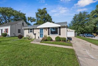 1242 LORE LANE, Green Bay, WI 54303