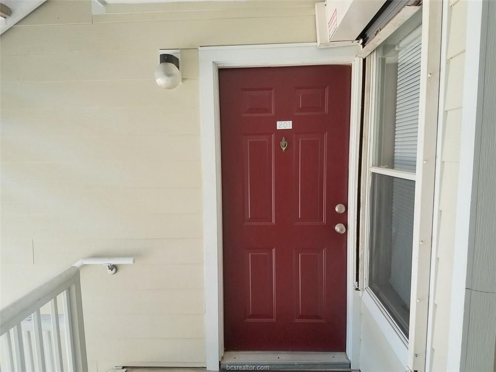 519 Southwest Parkway 201, College Station, TX 77840 — photo 2