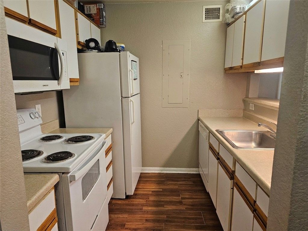 519 Southwest Parkway 201, College Station, TX 77840 — photo 5