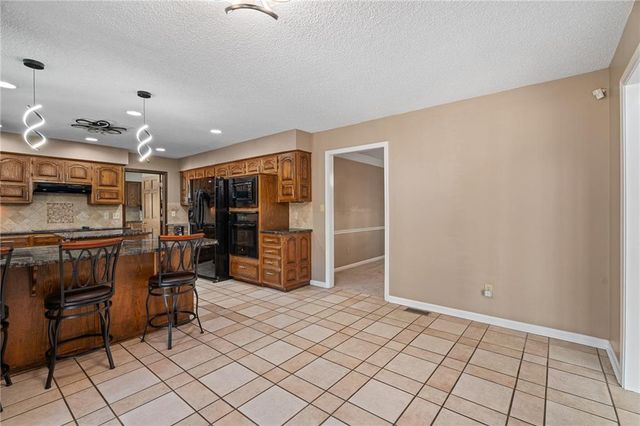 4104 SW Hickory Lane, Blue Springs, MO 64015