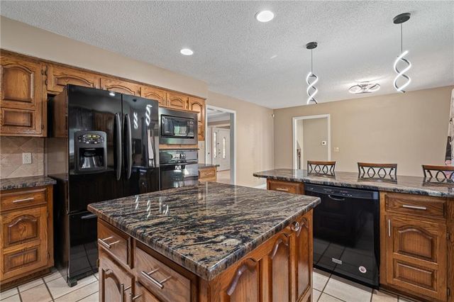 4104 SW Hickory Lane, Blue Springs, MO 64015