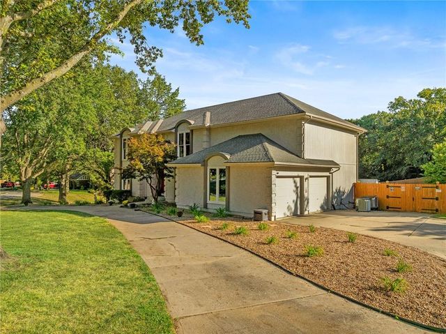 4104 SW Hickory Lane, Blue Springs, MO 64015