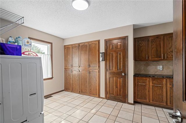 4104 SW Hickory Lane, Blue Springs, MO 64015