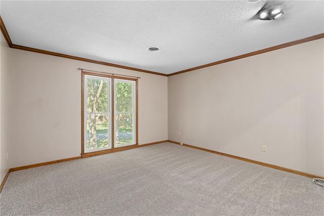 4104 SW Hickory Lane, Blue Springs, MO 64015